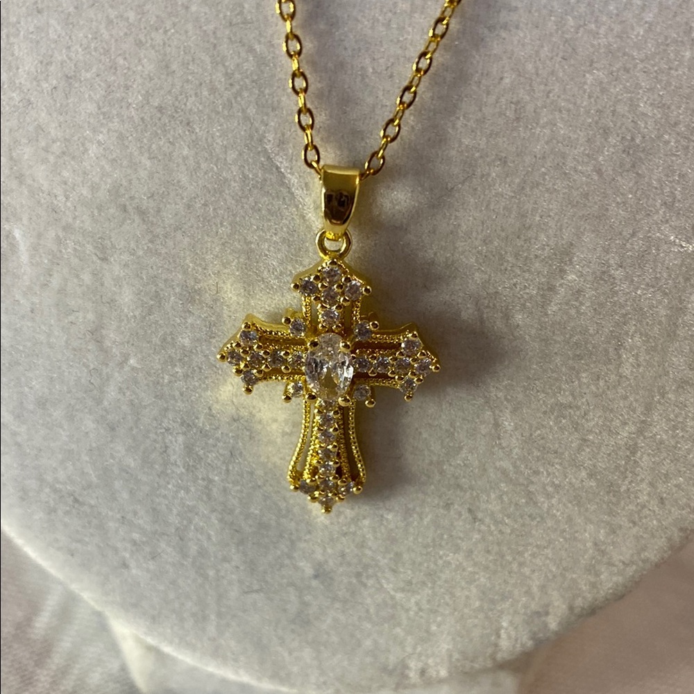 Elegant Gold Cross Pendant Necklace
